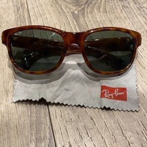 VINTAGE Ray-Bans in Amazing condition